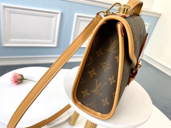WIS VUITTON LOUIS IVY 0711